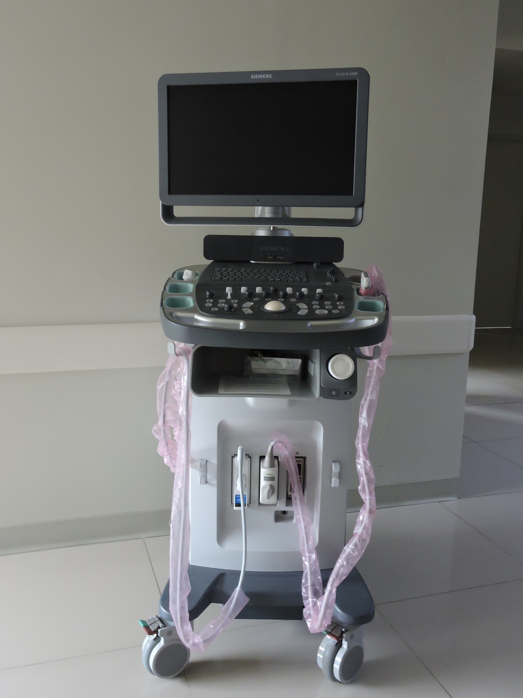 Ecógrafo Siemens Acuson X700